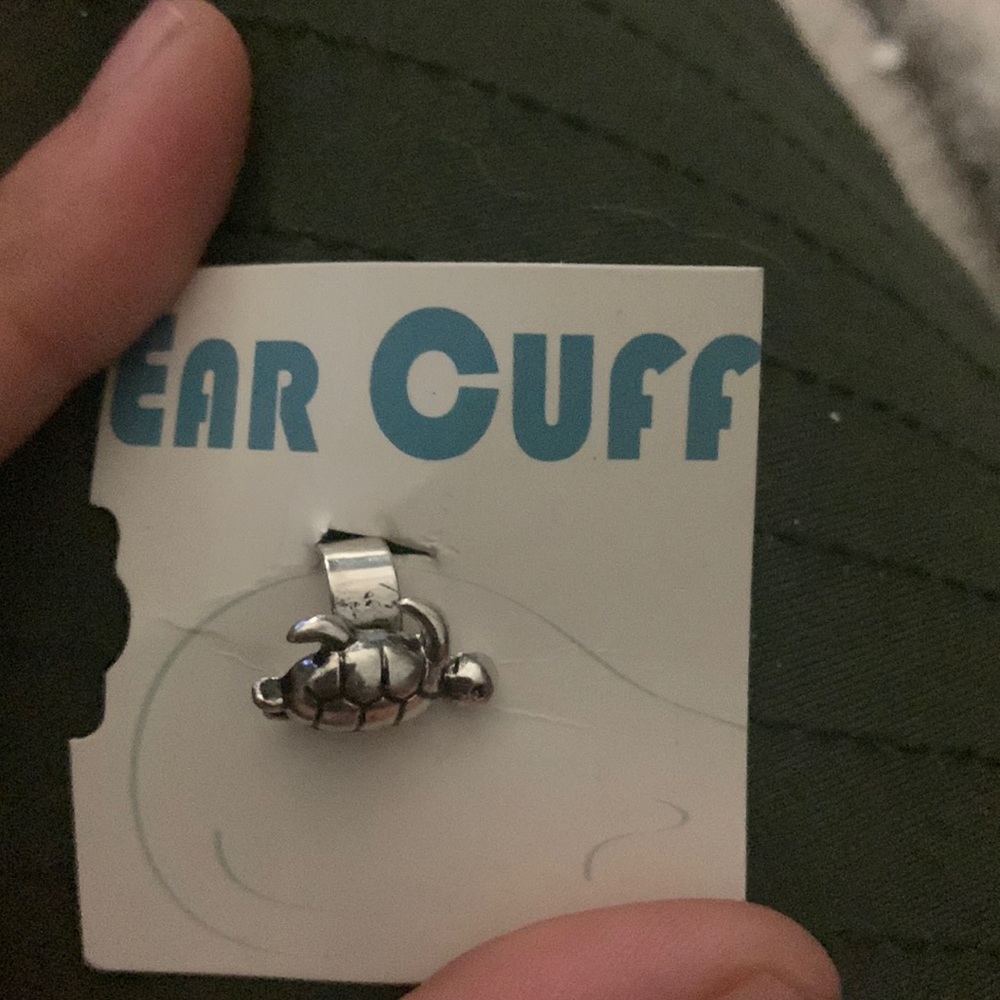 Ear cuff turtle